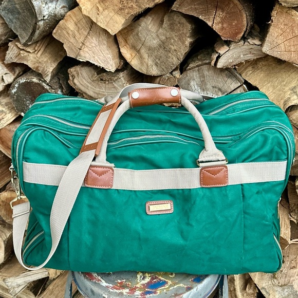 Vintage Jaguar Green Zipper Duffle Travel Bag 21” X 12” 3 Compartments